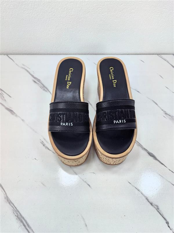 20251128184319582 270